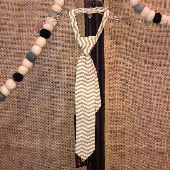 Boy’s Mustard Pie Chevron Tie Sweet Cream - Picture 1 of 2
